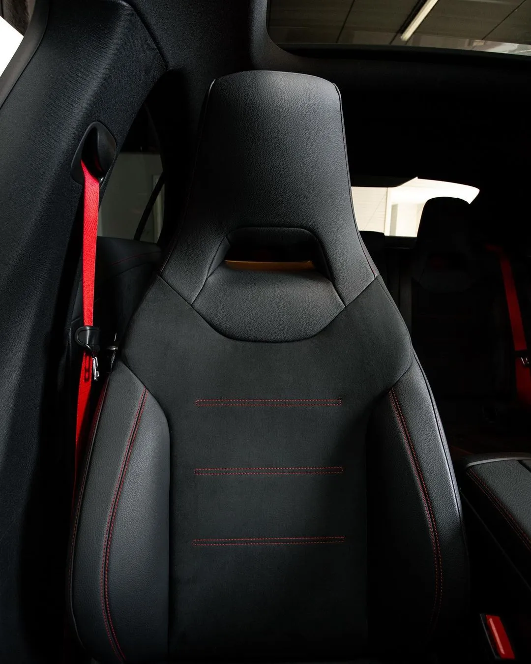 Mercedes CLA 35 AMG AKRAPOVIC