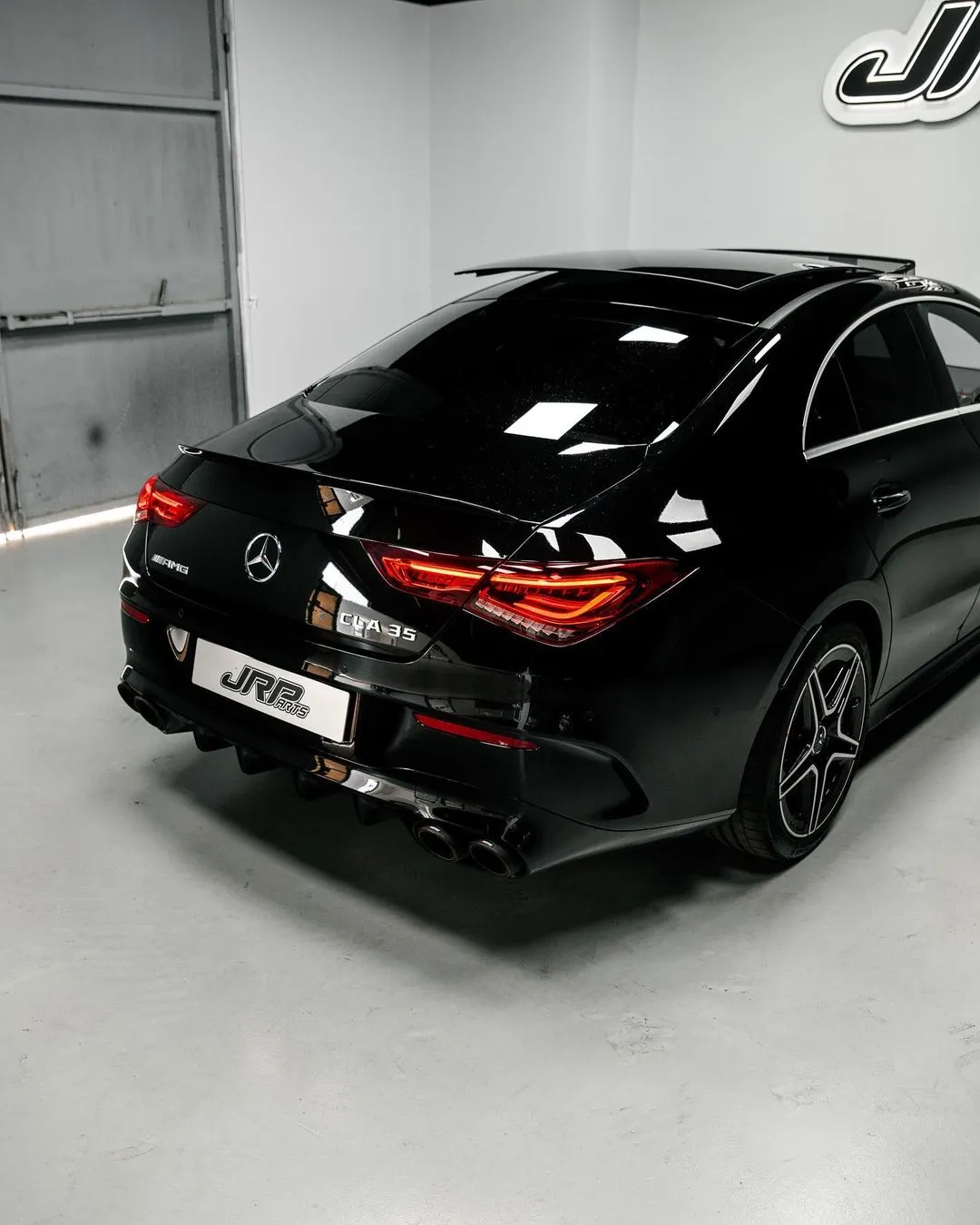 Mercedes CLA 35 AMG AKRAPOVIC